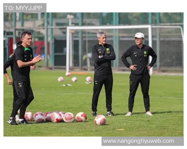 塞蒂恩训练时间延长但缺乏强度与对抗性引发关注