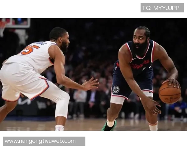 卢教练谈球队阵容深度期待通过比赛磨合轮换与化学反应