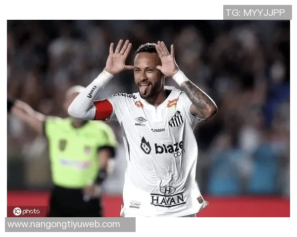 内马尔在桑托斯生涯打入150球庆祝仪式上获赠特别纪念品