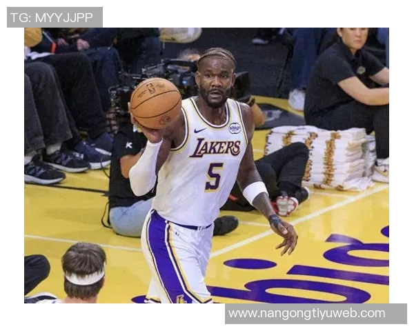 湖人内线失守艾顿海斯缺阵篮板惨败开拓者净负15个