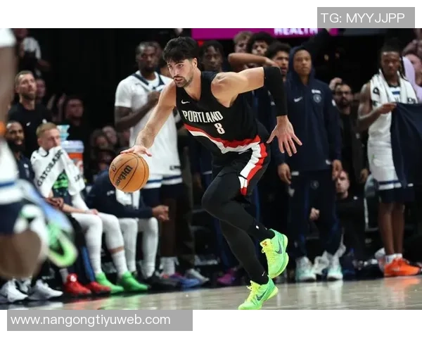 斯普利特深入解析轮换策略关注球员攻防反应与抢篮板表现 斯普利特深入解析轮换策略关注球员攻防反应与抢篮板表现