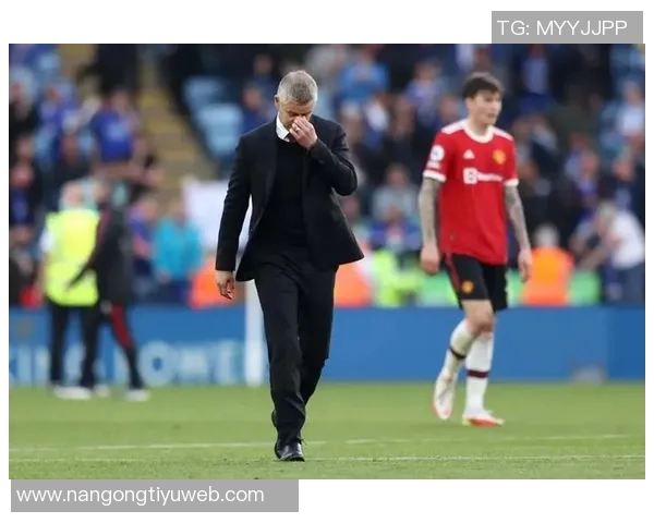 曼联对索帅回归舆论反响强烈近四年仅有一次执教经历引发争议 曼联对索帅回归舆论反响强烈近四年仅有一次执教经历引发争议